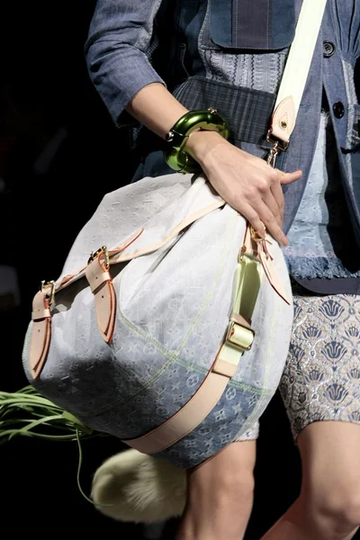 Look 63